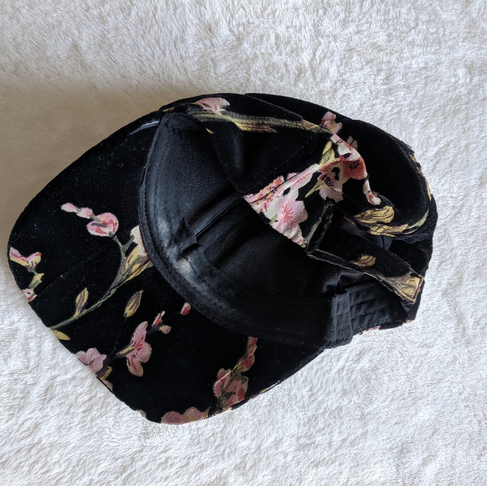 Black and pink flowered hat - Picture 2 of 3